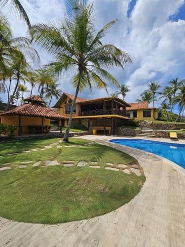 Apartamento residencial con vista al mar en Pampatar